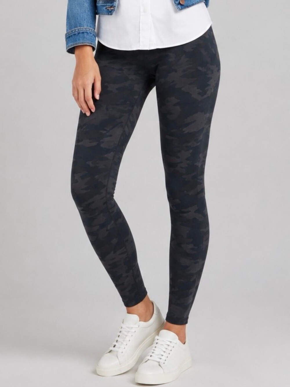 Spanx Look At Me Now Black Camo Seamless Leggings Size Small